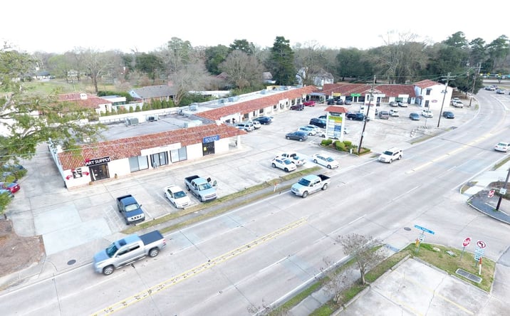 Pictures of Retail, Office property located at 711 Jefferson Hwy, Baton Rouge, LA 70806 for lease - image #1