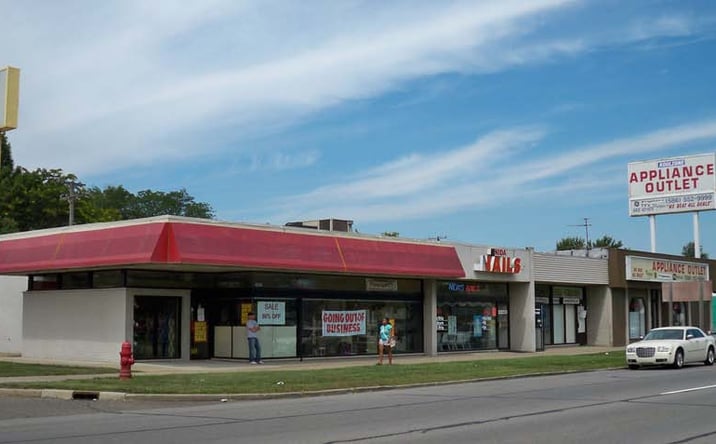 Pictures of Retail property located at 20909 Gratiot Ave, Eastpointe, MI 48021 for lease - image #1