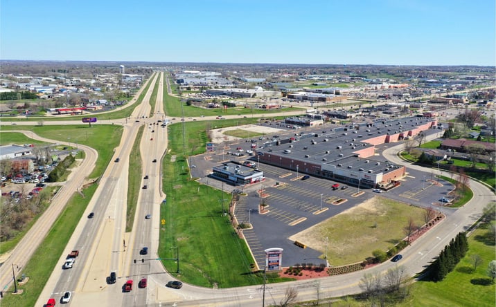 Pictures of Retail property located at 10017 N 2nd St, Machesney Park, IL 61115 for lease - image #1