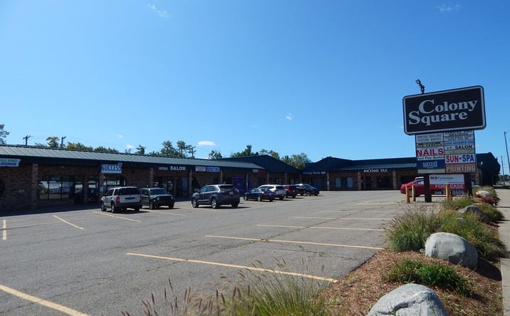 Pictures of Retail property located at 931-981 W. Huron St, Waterford Township, MI 48328 for lease - image #1