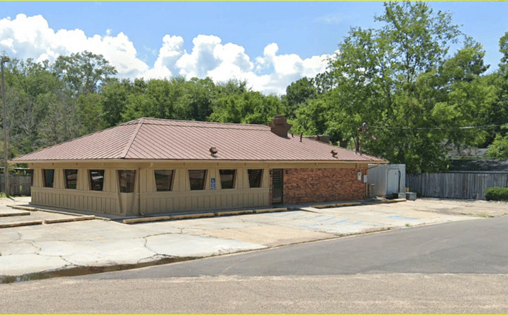 Pictures of Restaurant, Retail property located at 1115 MS-13, Columbia, MS 39429 for lease - image #1
