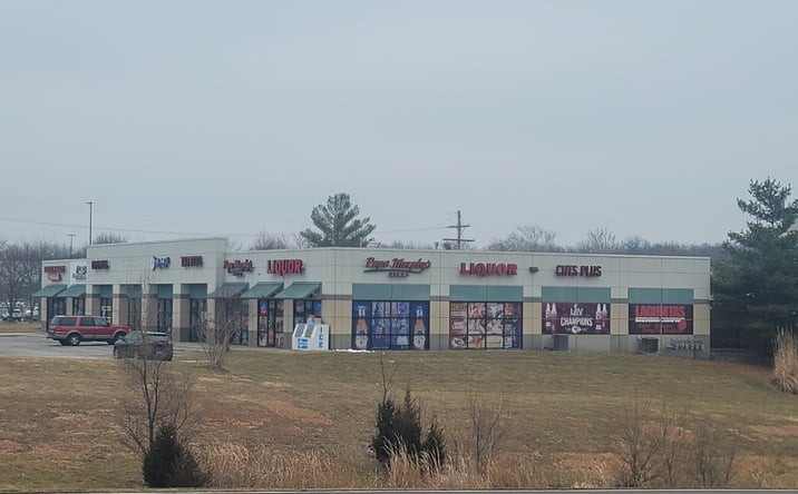Pictures of Retail property located at 608 Tulip Dr, Bonner Springs, KS 66012 for lease - image #1