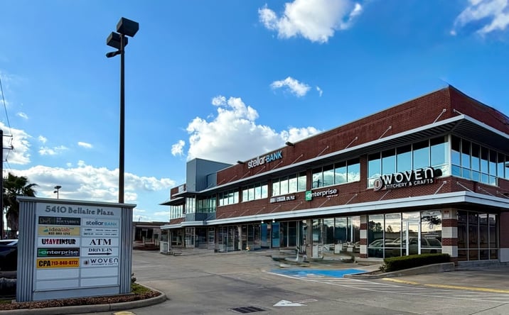 Pictures of Retail property located at 5410 Bellaire Blvd, Bellaire, TX 77401 for lease - image #1