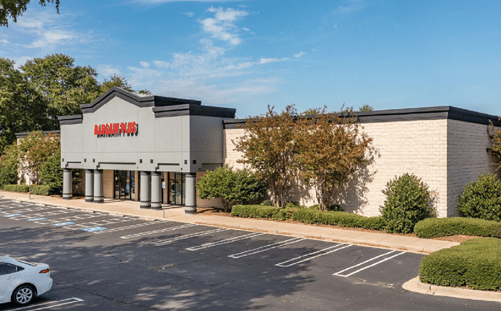 Pictures of Retail property located at 1340 Southlake Pkwy, Morrow, GA 30260 for lease - image #1