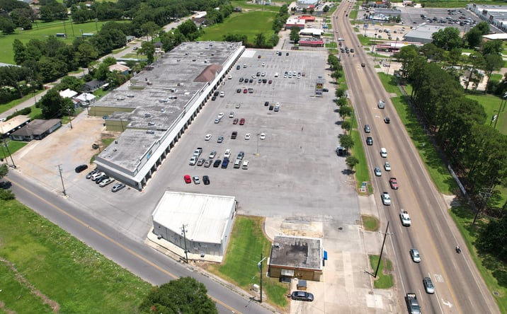 Pictures of Retail, Office, Restaurant property located at 627 E Admiral Doyle Dr, New Iberia, LA 70560 for lease - image #1