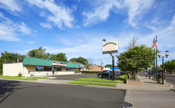 Pictures of Retail property located at 4005 W Broadway, Robbinsdale, MN 55422 for lease - image #1