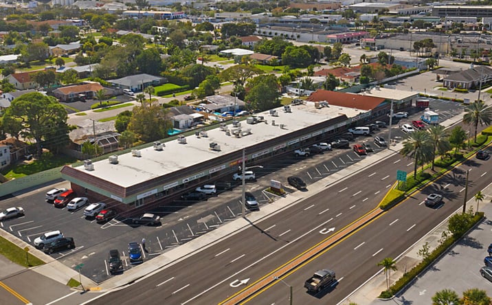 Pictures of Retail, Office, Restaurant property located at 928 Northlake Boulevard, Lake Park, FL 33403 for lease - image #1