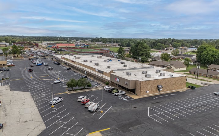 Pictures of Retail, Office, Restaurant property located at 1723 W Kingshighway, Paragould, AR 72450 for lease - image #1