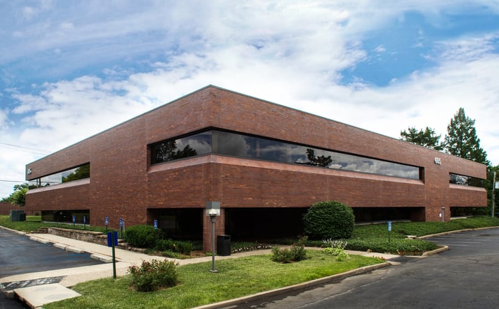 Pictures of Office property located at 605 Old Ballas Rd, Creve Coeur, MO 63141 for lease - image #1