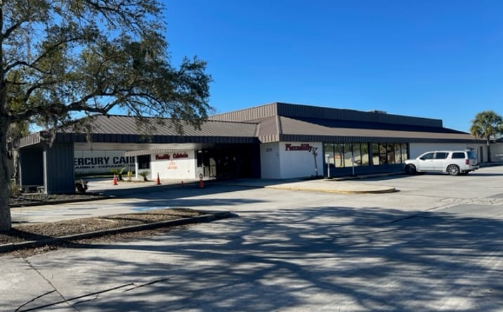 Pictures of Retail, Land, Restaurant property located at 3216 University Blvd S, Jacksonville, FL 32216 for lease - image #1
