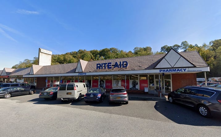 Pictures of Retail property located at 249-273 Pine Hollow Road, Oyster Bay, NY 11771 for lease - image #1