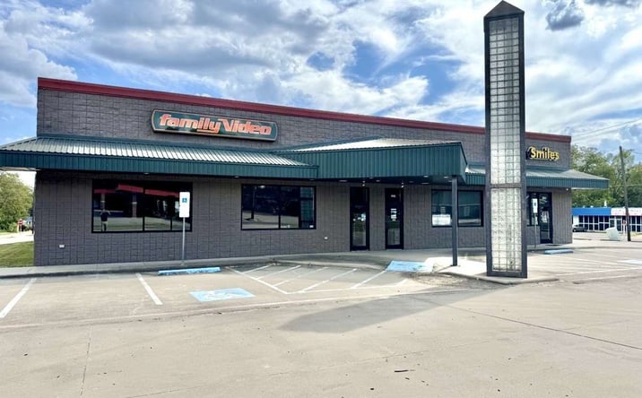 Pictures of Retail property located at 1407 Live Oak St, Commerce, TX 75428 for lease - image #1