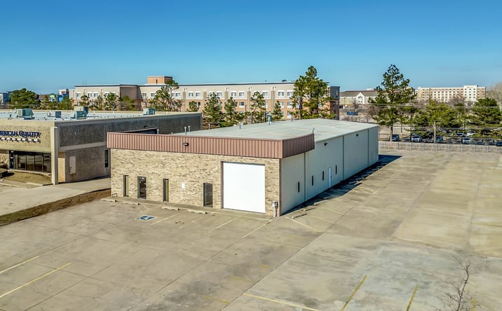 Pictures of Industrial property located at 4327 SW 21st Street, Oklahoma City, OK 73108 for lease - image #1