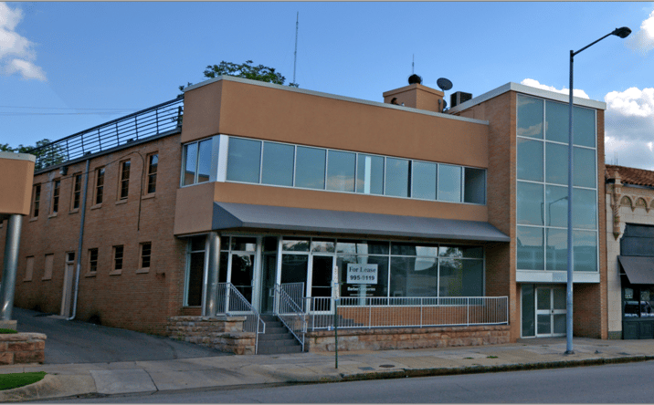 Pictures of Retail property located at 2015 Highland Ave, Birmingham, AL 35205 for lease - image #1