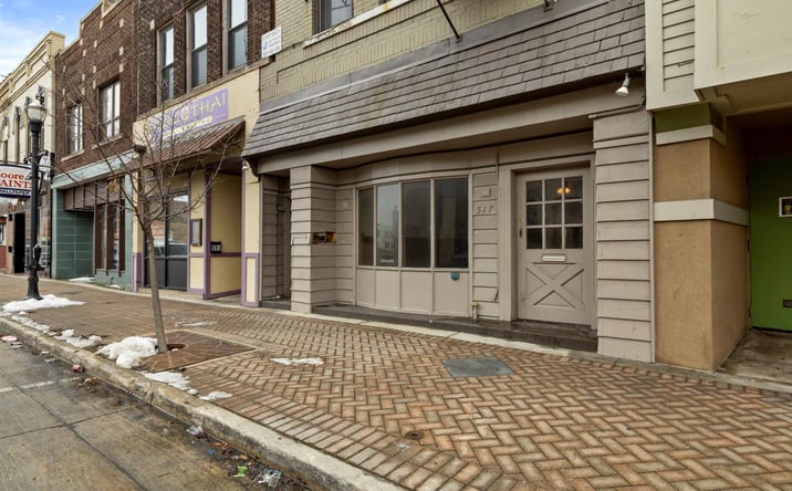 Pictures of Retail, Office property located at 517 6th St, Racine, WI 53403 for lease - image #1
