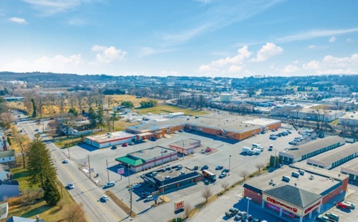 Pictures of Retail property located at 3901 Derry St, Harrisburg, PA 17111 for lease - image #1