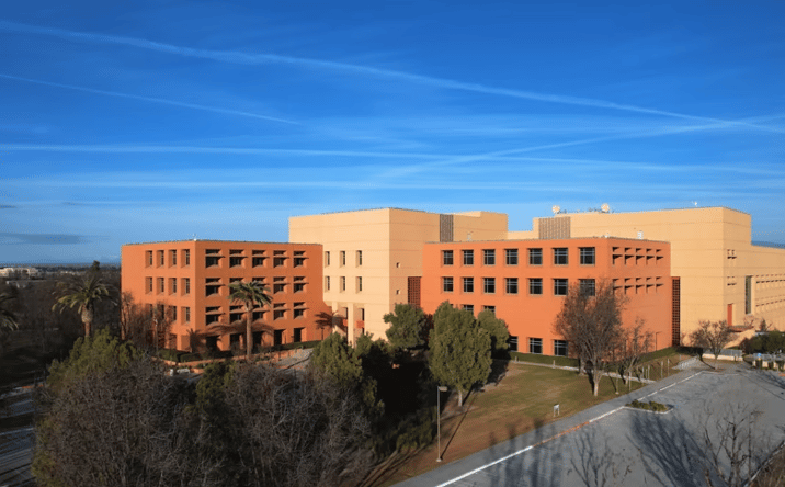 Pictures of Office property located at 900 Old River Rd, Bakersfield, CA 93311 for lease - image #1
