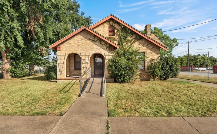 Pictures of Office property located at 1301 La Salle Ave, Waco, TX 76706 for lease - image #1