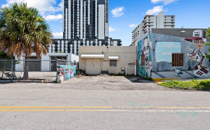 Pictures of Industrial property located at 804 NE 4th Ave, Fort Lauderdale, FL 33304 for lease - image #1