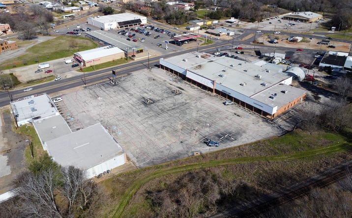 Pictures of Retail, Office property located at 330 E Spring St, Palestine, TX 75801 for lease - image #1