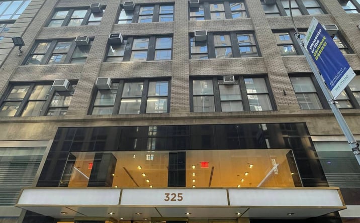 Pictures of Retail, Office property located at 325 W 38th St, New York, NY 10018 for lease - image #1