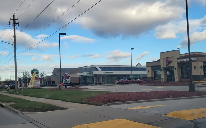 Pictures of Retail property located at 14375 Pearl Rd, Strongsville, OH 44136 for lease - image #1