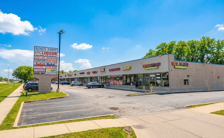 Pictures of Retail property located at 1011 W North Ave, Villa Park, IL 60181 for lease - image #1
