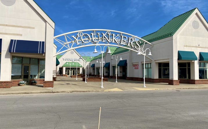 Pictures of Retail property located at 1776 S Garfield Ave, Traverse City, MI 49686 for lease - image #1
