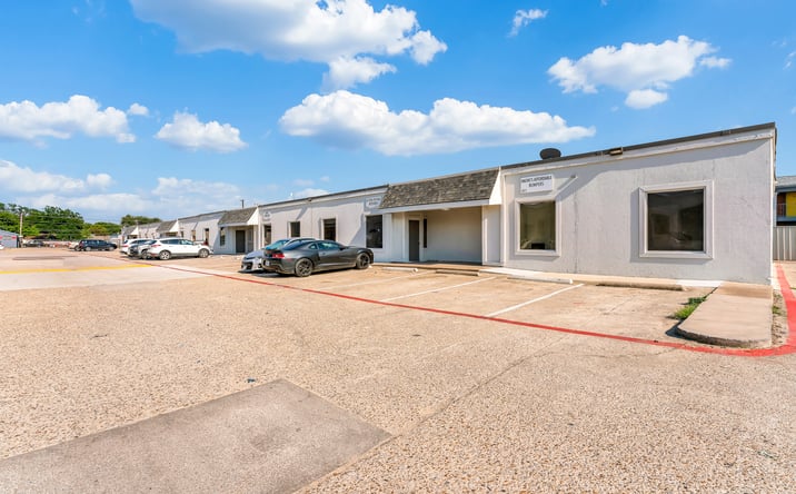 Pictures of Industrial property located at 10911 Dennis Rd, Dallas, TX 75229 for lease - image #1