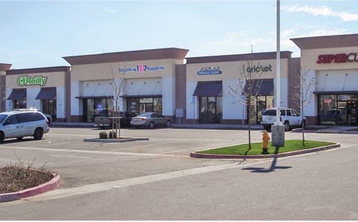 Pictures of Retail property located at 4409 W Ashlan Ave, Fresno, CA 93722 for lease - image #1