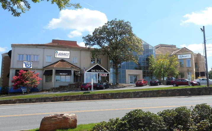 Pictures of Retail, Office property located at 8201 Cantrell Rd, Little Rock, AR 72227 for lease - image #1