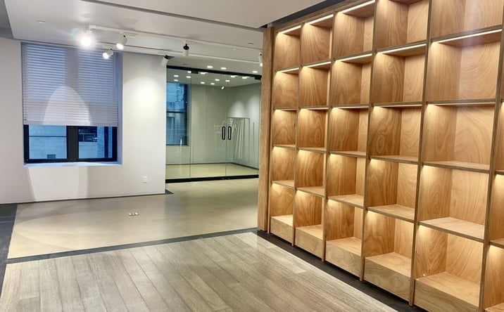 Pictures of Retail, Office property located at 14 E 55th St, New York, NY 10022 for lease - image #1