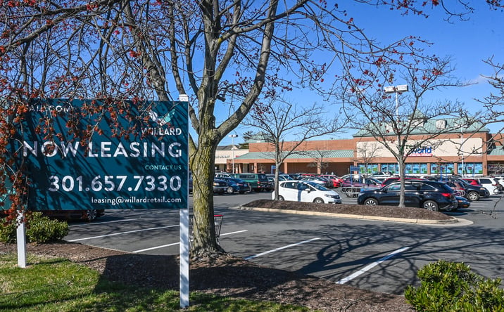 Pictures of Retail property located at 1040 Elden St, Herndon, VA 20170 for lease - image #1