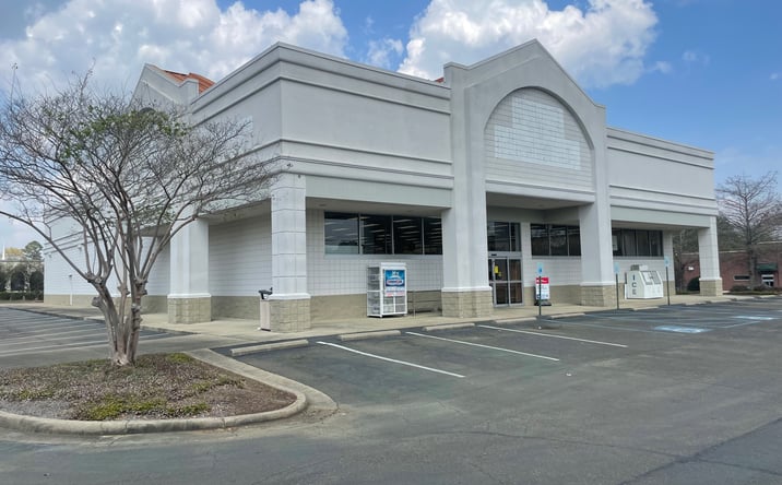 Pictures of Retail property located at 1600 E County Line Rd, Ridgeland, MS 39157 for lease - image #1