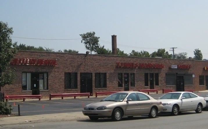 Pictures of Retail property located at 7619 S Jeffery Boulevard, Chicago, IL 60649 for lease - image #1