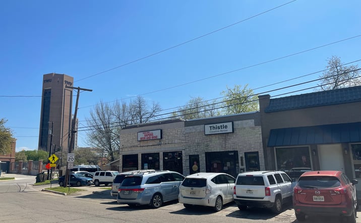 Pictures of Retail property located at 1421 Oakland St, Denton, TX 76201 for lease - image #1