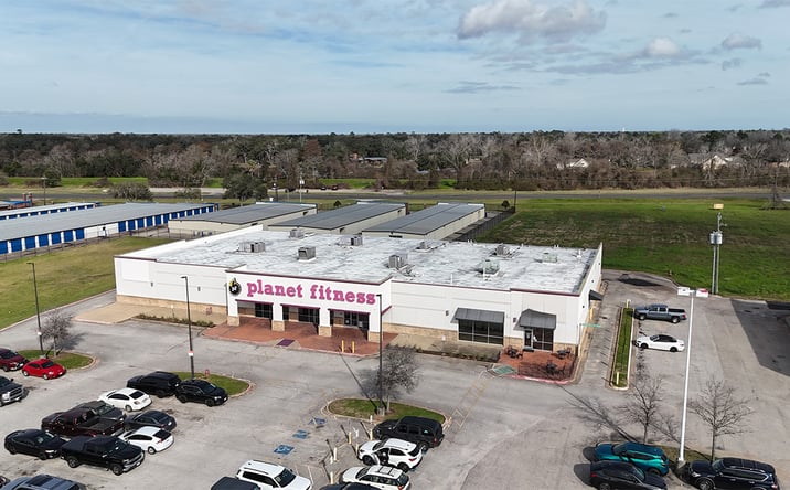 Pictures of Retail property located at 208 Highway 332 West, Lake Jackson, TX 77566 for lease - image #1