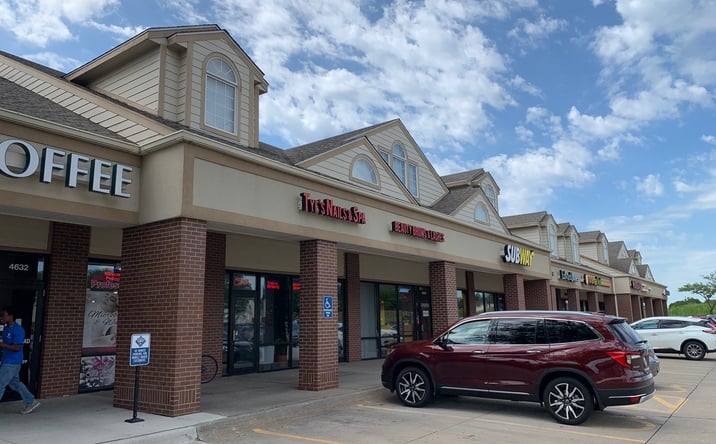Pictures of Retail property located at 4630 NW 86th St, Urbandale, IA 50322 for lease - image #1