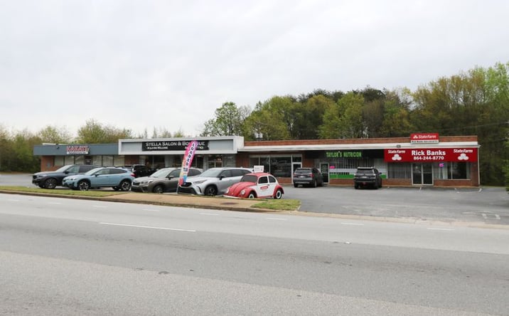 Pictures of Retail, Office property located at 3326 Wade Hampton Boulevard, Taylors, SC 29687 for lease - image #1