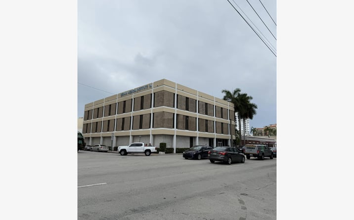 Pictures of Office property located at 2550 Douglas Rd, Coral Gables, FL 33134 for lease - image #1