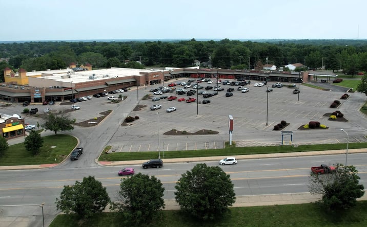 Pictures of Retail property located at 17911 – 18011 E. US 24 Highway, Independence, MO 64016 for lease - image #1