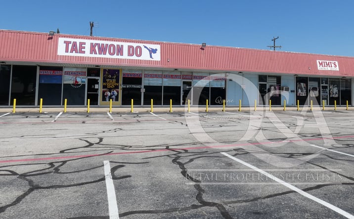 Pictures of Retail property located at 813 Oram St, Arlington, TX 76010 for lease - image #1