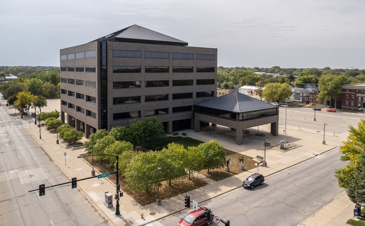 Pictures of Office property located at 111 W State St, Mason City, IA 50401 for lease - image #1