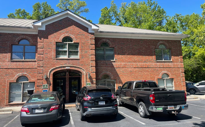 Pictures of Office property located at 880 Johnnie Dodds Blvd, Mt Pleasant, SC 29464 for lease - image #1
