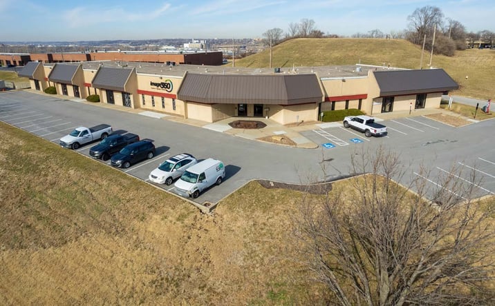 Pictures of Office, Industrial property located at 1134-1150 W Cambridge Circle Dr, Kansas City, KS 66103 for lease - image #1