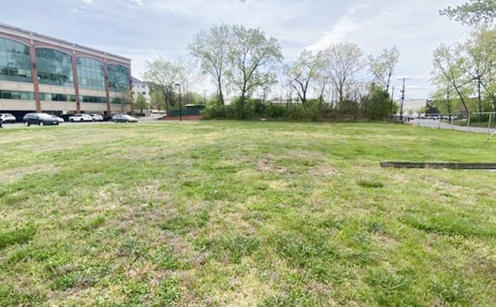 Pictures of Land property located at Slater Drive & Riverfront Boulevard, Elmwood Park, NJ 07407-2126 for lease - image #1