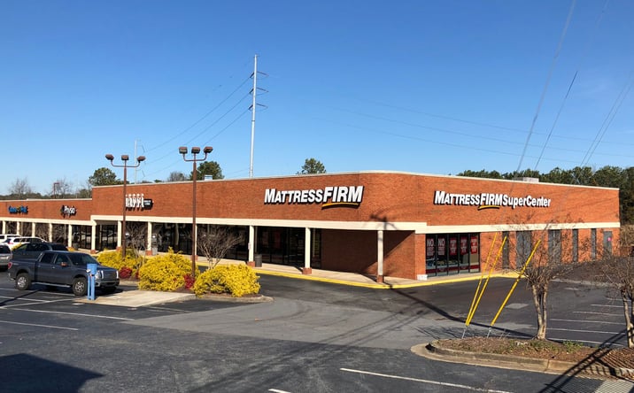 Pictures of Retail property located at 390 Ernest W Barrett Pkwy, Kennesaw, GA 30144 for lease - image #1
