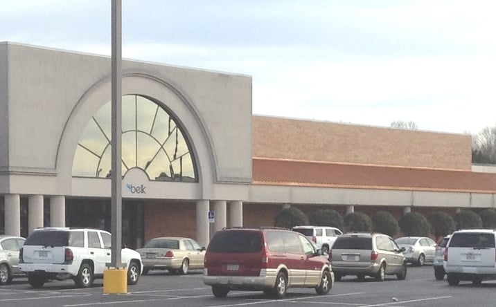 Pictures of Retail property located at 2317 E 1st St, Vidalia, GA 30474 for lease - image #1