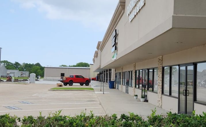 Pictures of Retail property located at 395 Columbia Memorial Pkwy, Kemah, TX 77565 for lease - image #1