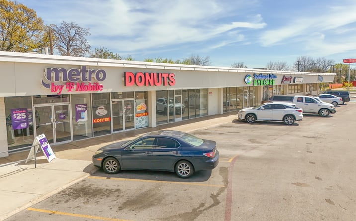 Pictures of Retail property located at 412 S Hampton Rd, Dallas, TX 75208 for lease - image #1